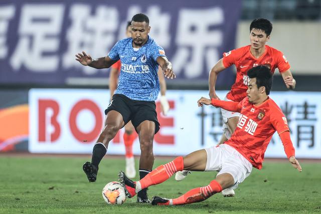 西蒙斯从背伤中完全康复 将无限制参加训练营